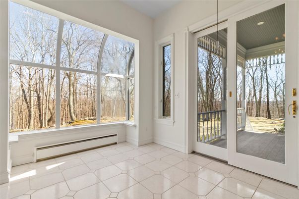 Empty room, Interior, Recessed Lighting, Sun Room