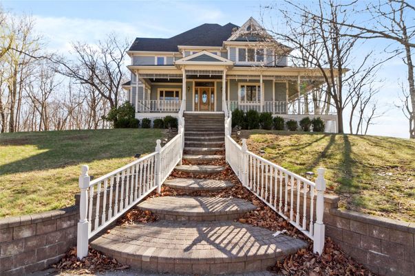 Exterior, Facade, Queen Anne Victorian