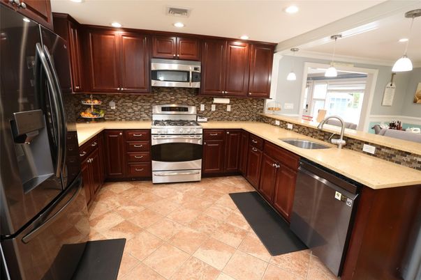 Interior, Kitchen, Pendant Lights, Recessed Lighting, Stainless Steel Appliances