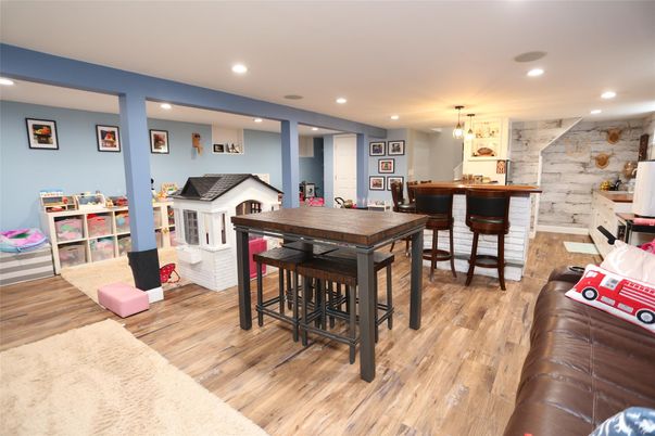 Dining room, Interior, Pendant Lights, Recessed Lighting, Stone Walls, Wood Texture Flooring