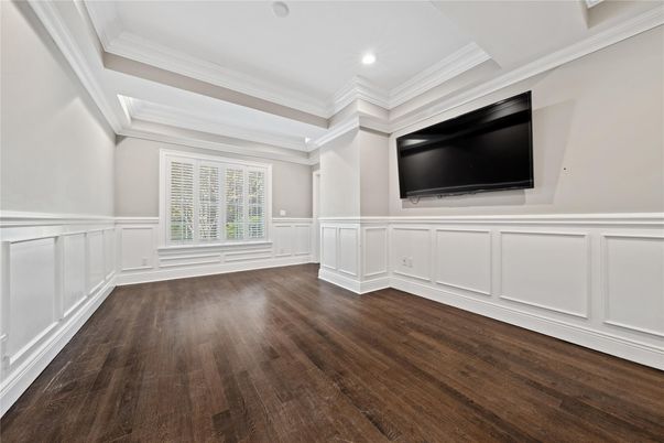Empty room, Interior, Recessed Lighting, Wood Texture Flooring