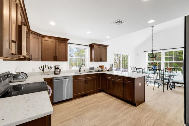 Dining room, Interior, Kitchen, Pendant Lights, Recessed Lighting, Wood Texture Flooring
