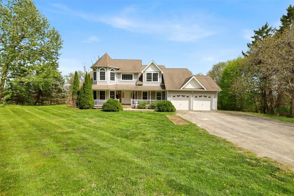 Attached, Backyard, Exterior, Facade, Queen Anne Victorian