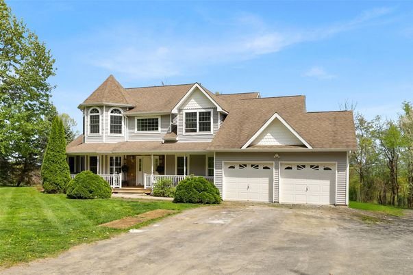 Attached, Exterior, Facade, Farmhouse