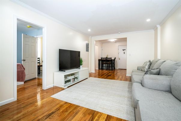 Dining room, Interior, Living room, Recessed Lighting, Wood Texture Flooring