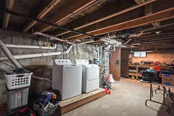 Interior, Washer, Wooden Beams
