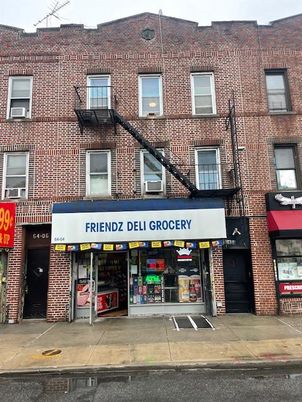 Exterior, Facade, Brick Facade, Rowhouse