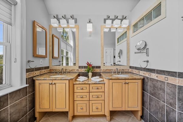 Bathroom, Dual Sink Vanities, Interior