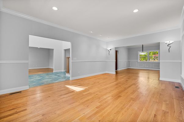 Empty room, Interior, Recessed Lighting, Wood Texture Flooring