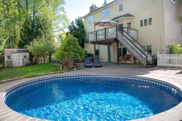 Exterior, Pool