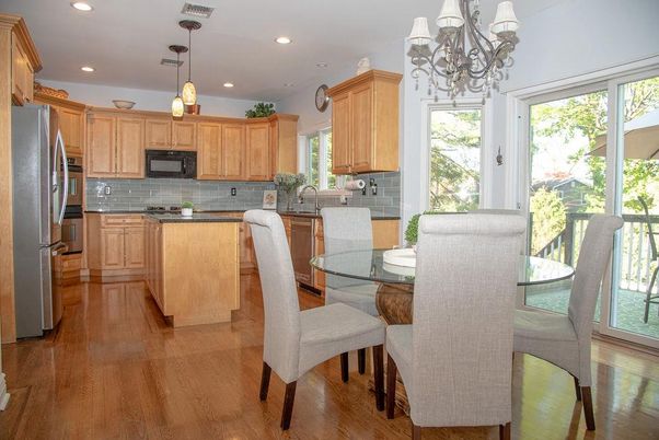 Chandelier, Dining room, Interior, Kitchen, Pendant Lights, Recessed Lighting, Wood Texture Flooring