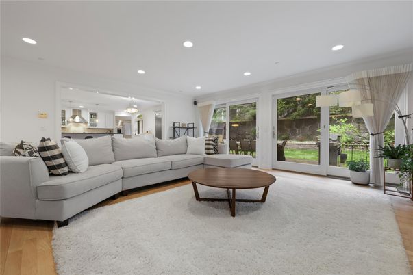 Interior, Kitchen, Living room, Pendant Lights, Recessed Lighting, Wood Texture Flooring