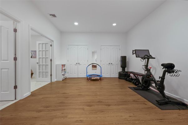 Fitness Equipment, Interior, Recessed Lighting, Wood Texture Flooring