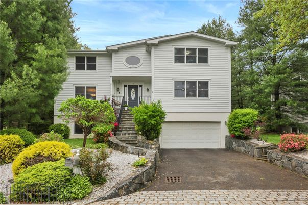 Attached, Exterior, Facade, Raised Ranch