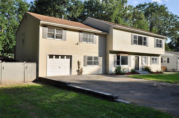 Attached, Exterior, Facade, Raised Ranch
