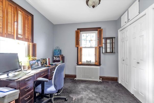 Home Office, Interior