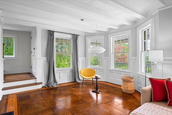 Interior, Pendant Lights, Wood Texture Flooring