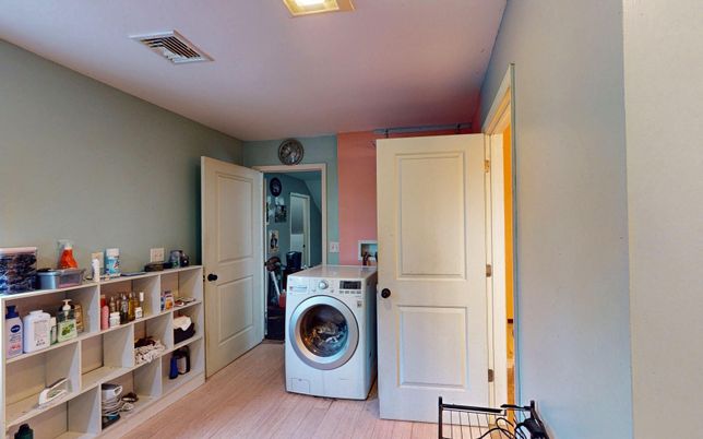 Interior, Utility Closets, Washer, Wood Texture Flooring