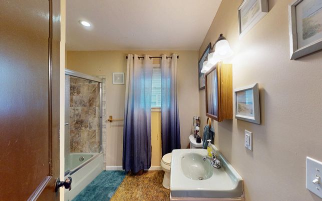 Bathroom, Interior, Recessed Lighting