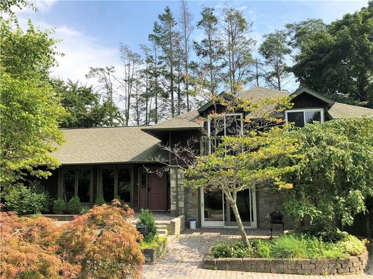 Exterior, Facade, American Craftsman