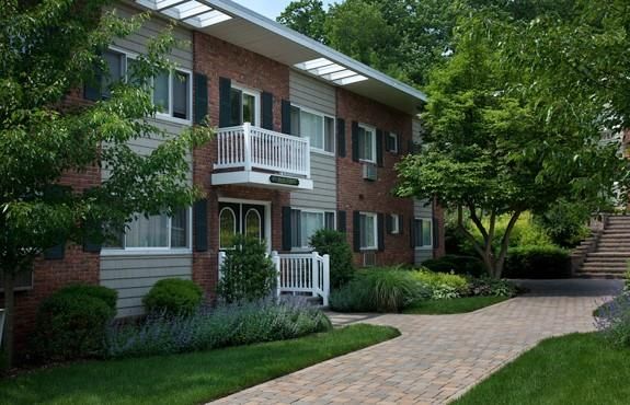 Exterior, Facade, Brick Facade, Rowhouse