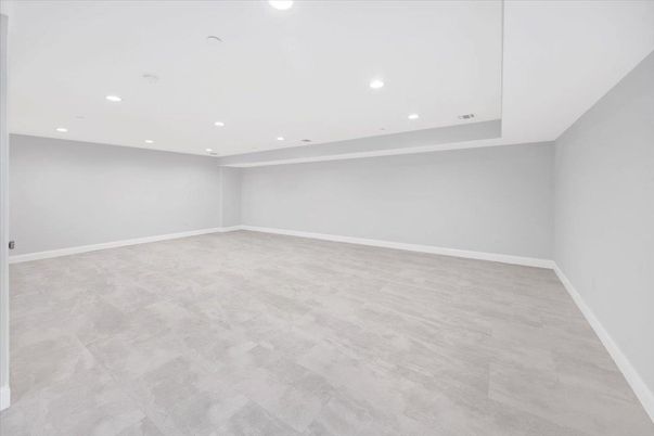 Empty room, Interior, Recessed Lighting