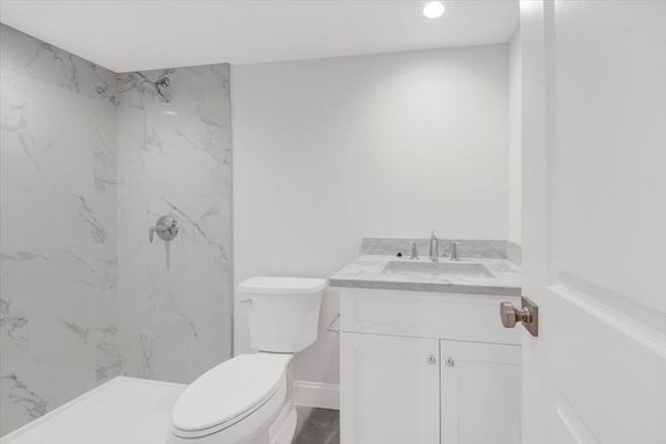 Bathroom, Interior, Marble Walls, Recessed Lighting