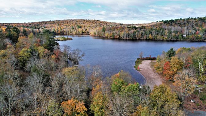 Exterior, Lake