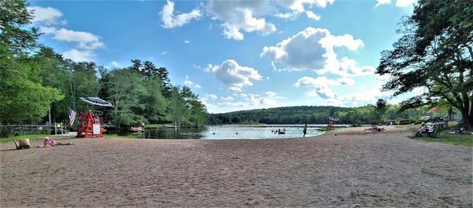 Exterior, Lake