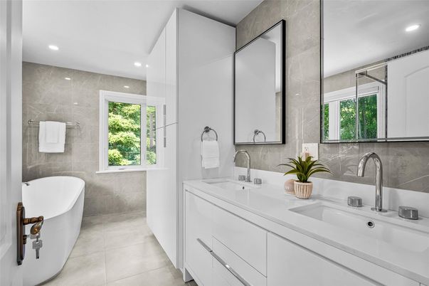 Bathroom, Dual Sink Vanities, Free Standing Baths, Interior, Recessed Lighting