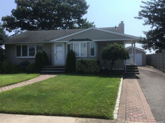 Backyard, Exterior, Facade, Ranch