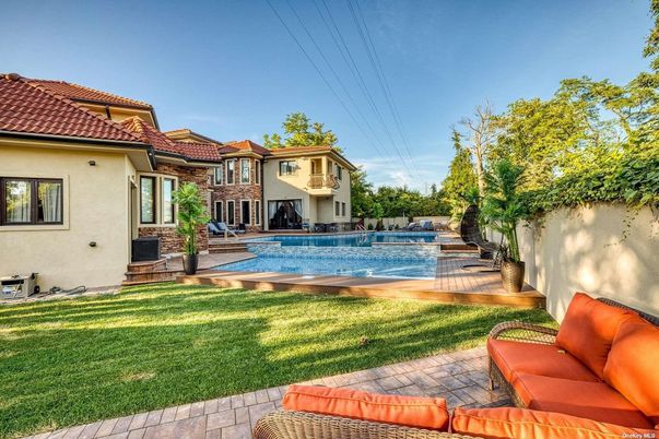 Backyard, Exterior, Pool