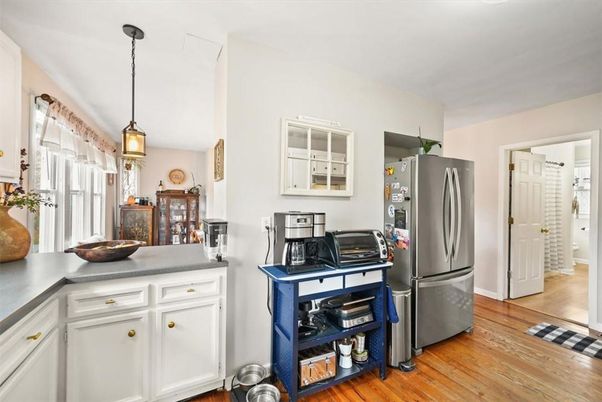 Interior, Kitchen, Pendant Lights, Wood Texture Flooring