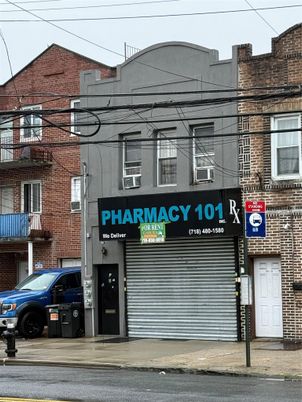 Exterior, Facade, Brick Facade, Rowhouse
