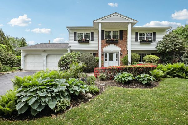 Attached, Exterior, Facade, Brick Facade, Raised Ranch