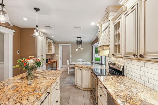 Dining room, Interior, Kitchen, Pendant Lights, Recessed Lighting