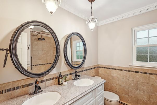 Bathroom, Dual Sink Vanities, Interior, Pendant Lights
