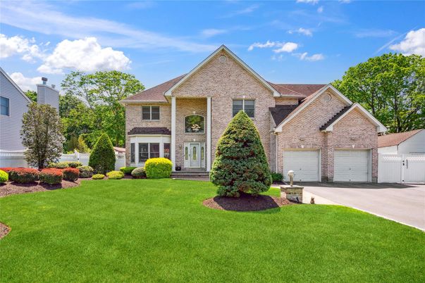 Attached, Exterior, Facade, Brick Facade, Brick Traditional