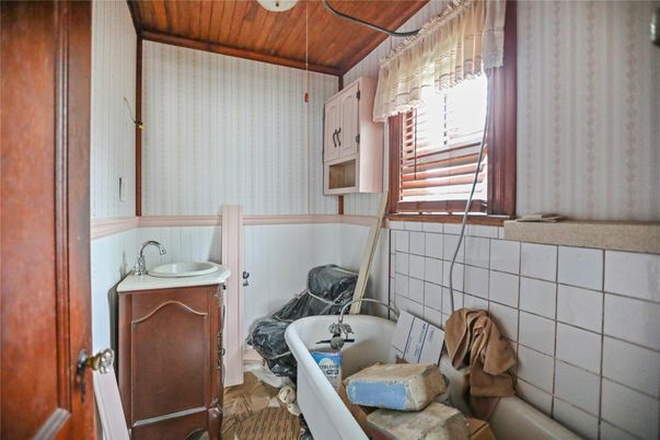 Bathroom, Interior, Wooden Ceilings