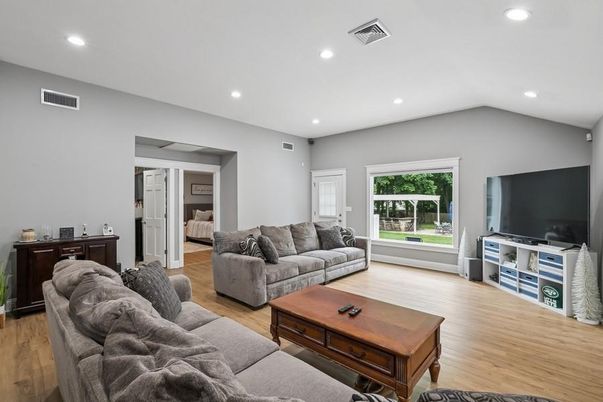 Interior, Living room, Recessed Lighting, Wood Texture Flooring