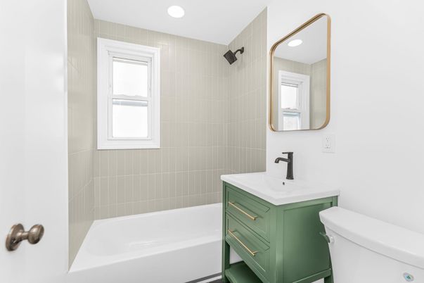 Bathroom, Interior, Recessed Lighting