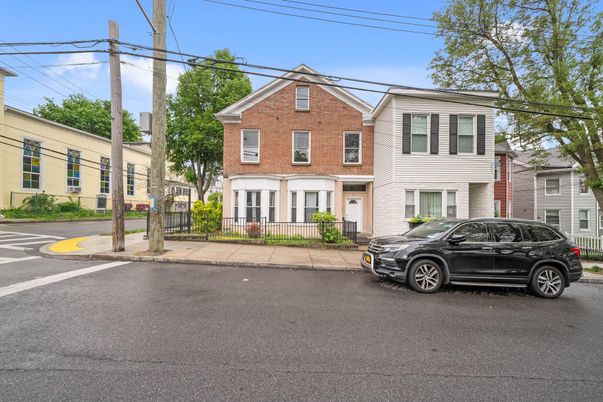 Exterior, Facade, Brick Facade, Rowhouse