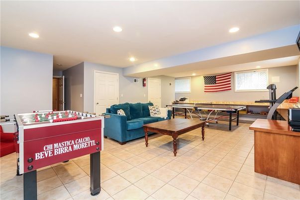 Billiard Table, Game Room, Interior, Living room, Recessed Lighting