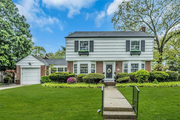 Detached Garage, Exterior, Facade, Brick Facade, Split Level