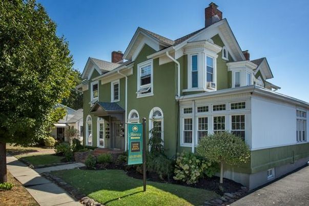 Exterior, Facade, Queen Anne Victorian