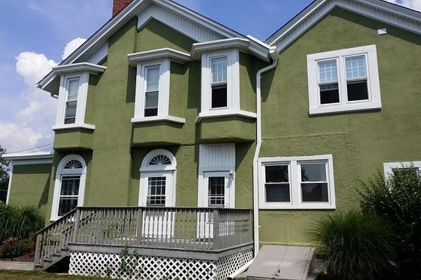 Exterior, Facade, Rowhouse