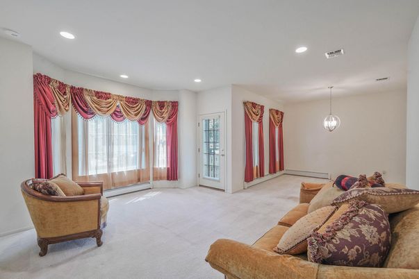 Interior, Living room, Pendant Lights, Recessed Lighting