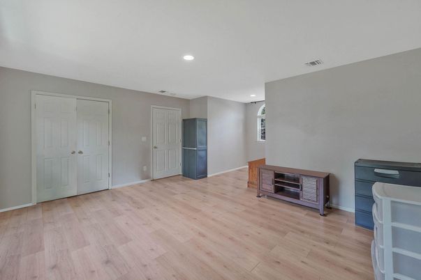 Empty room, Interior, Recessed Lighting, Wood Texture Flooring