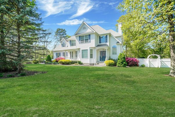 Backyard, Exterior, Facade, Queen Anne Victorian