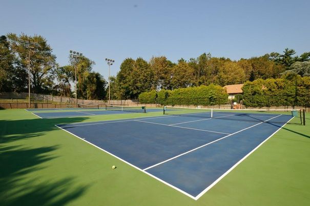 Exterior, Tennis Courts